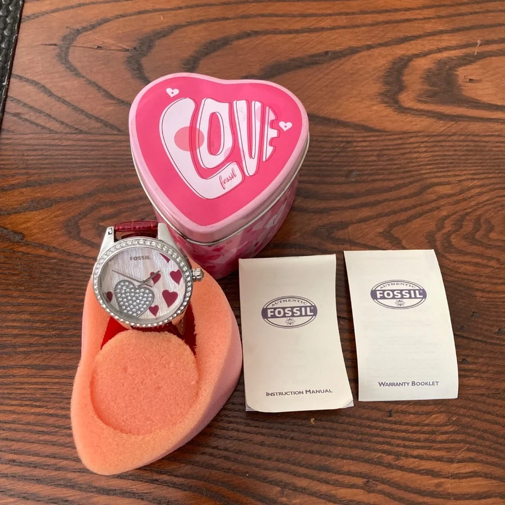 💖 Fossil Valentine Edition Crystal Heart Watch New Old Stock, Warranty 1y - Picture 2 of 5